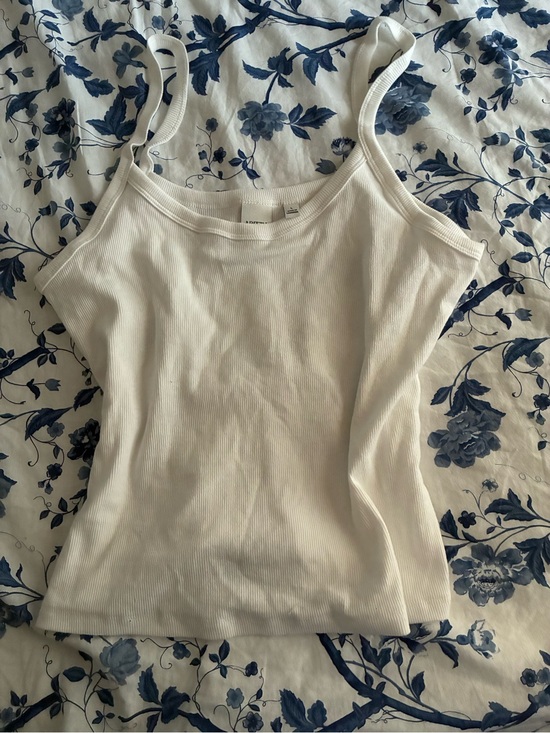 Aritzia Tops - Aritzia White Ribbed Tank Top